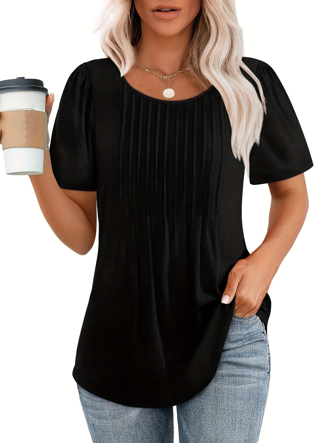 A Three-Piece Set of Women'S Elegant And Stylish Round-Neck Pleated Tops, Perfect for Casual Spring And Summer Wear, Featuring Comfortable And Breathable Short-Sleeve T-Shirts