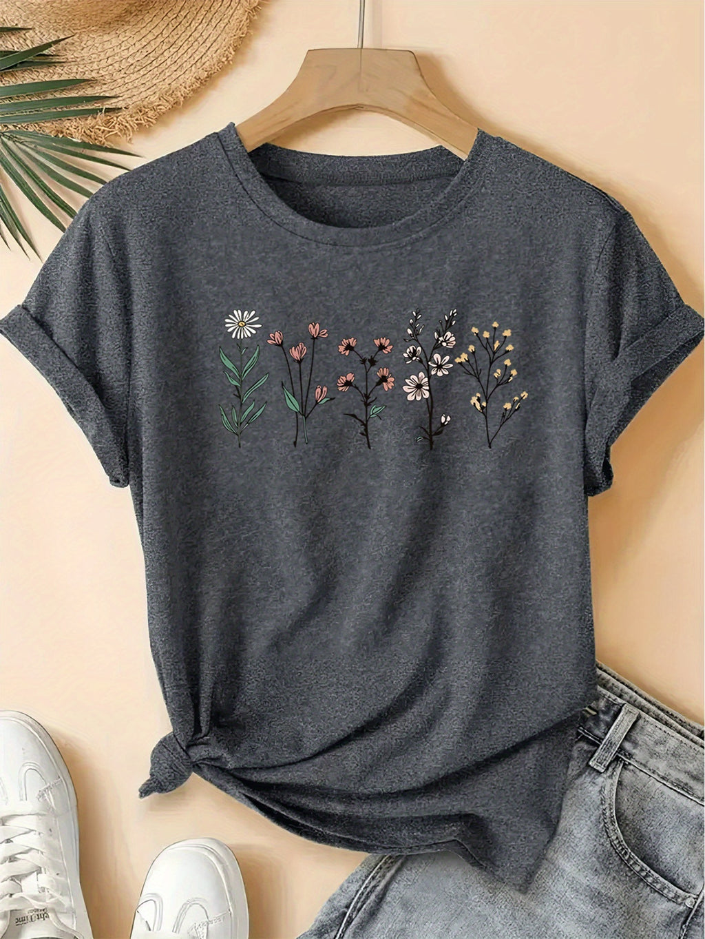 Women's Floral Print T-Shirt - Casual Short Sleeve Round Neck Summer Top, Machine Washable Lightweight Breathable Fabric for Vacation, Streetwear & Sports, Ladies T Shirts, Vacation Clothing, Trendy Graphic Tee, Comfortable F