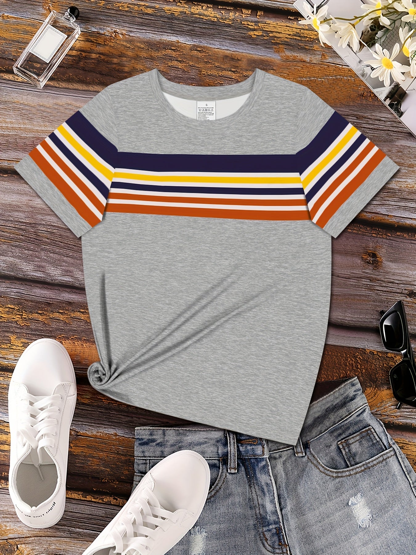 Ladies' Short Sleeved T-shirt - Fashionable, Casual, Elegant, Vacation Retro Color Block Splicing, Striped Graphic Full Body Printed Breathable Round Neck Short Sleeved T-shirt, Suitable for Daily Commuting, Versatile, Comfor