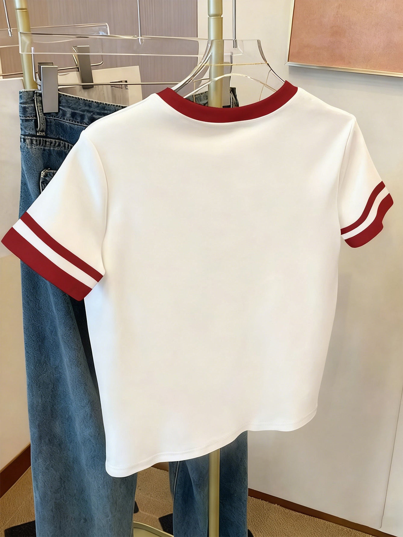 Women'S Stylish Summer Short-Sleeve Pullover Top with Beautiful Contrasting Colors