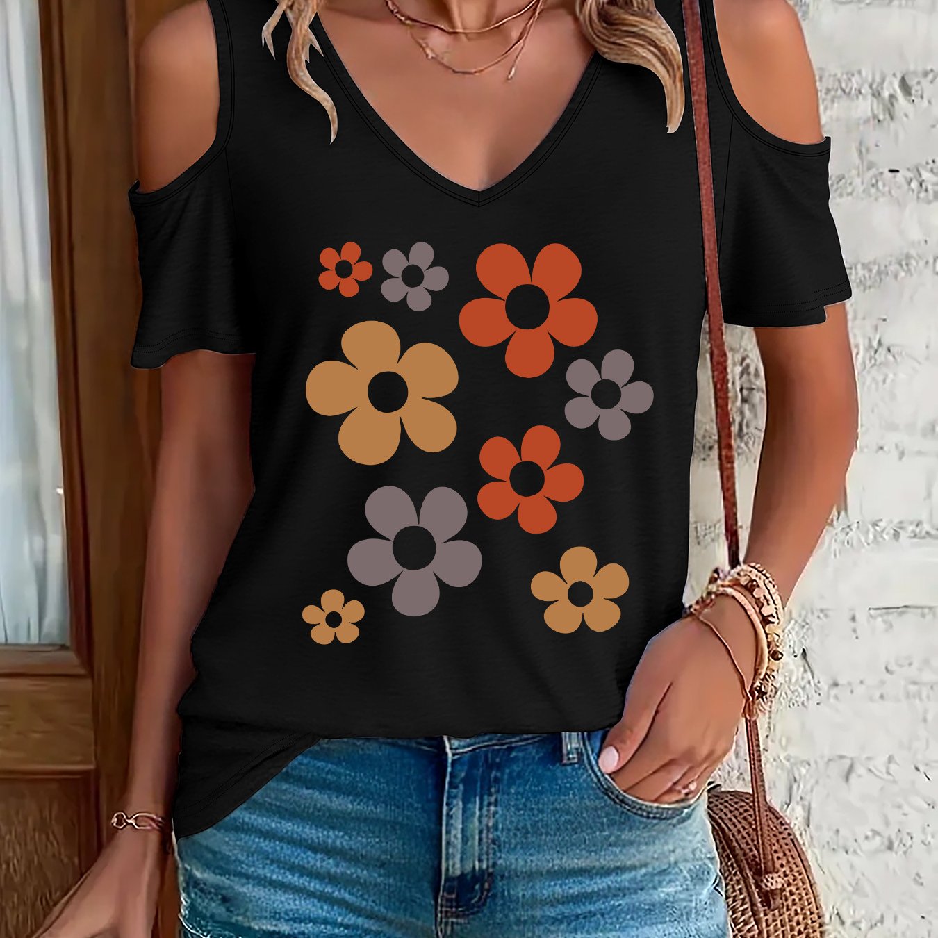 Women'S Fashion T-Shirt with a Printed Design And V-Neck, Stylish Off-Shoulder Short-Sleeve T-Shirt for Women