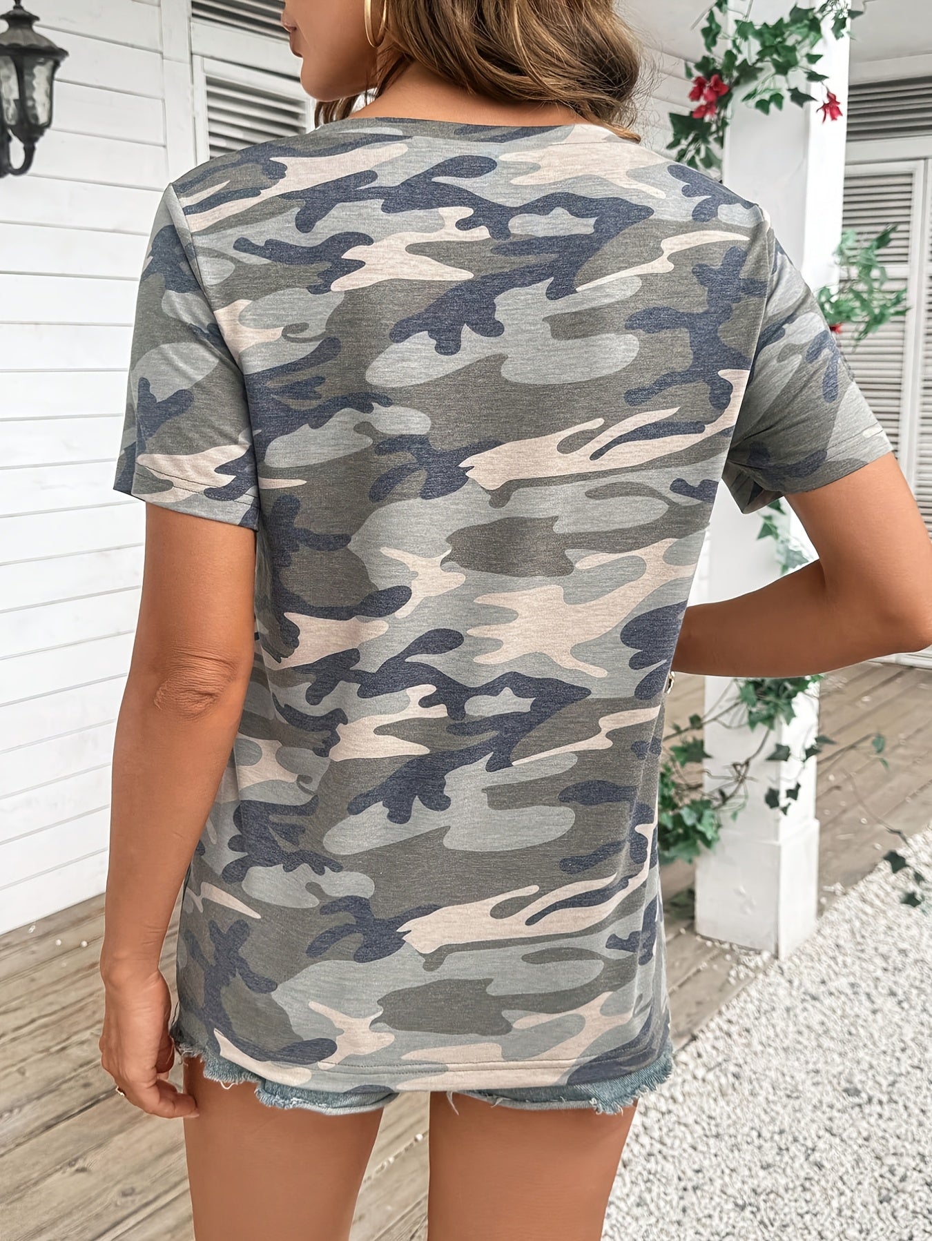 Women's Camouflage Short-Sleeve T-Shirt - Camo Print Round Neck Blouse, Summer Casual & Outdoor Wear, Medium-Stretch Fabric (Machine Washable) - Elegant Camo Style for, Everyday Outfits - Non- Camo Top