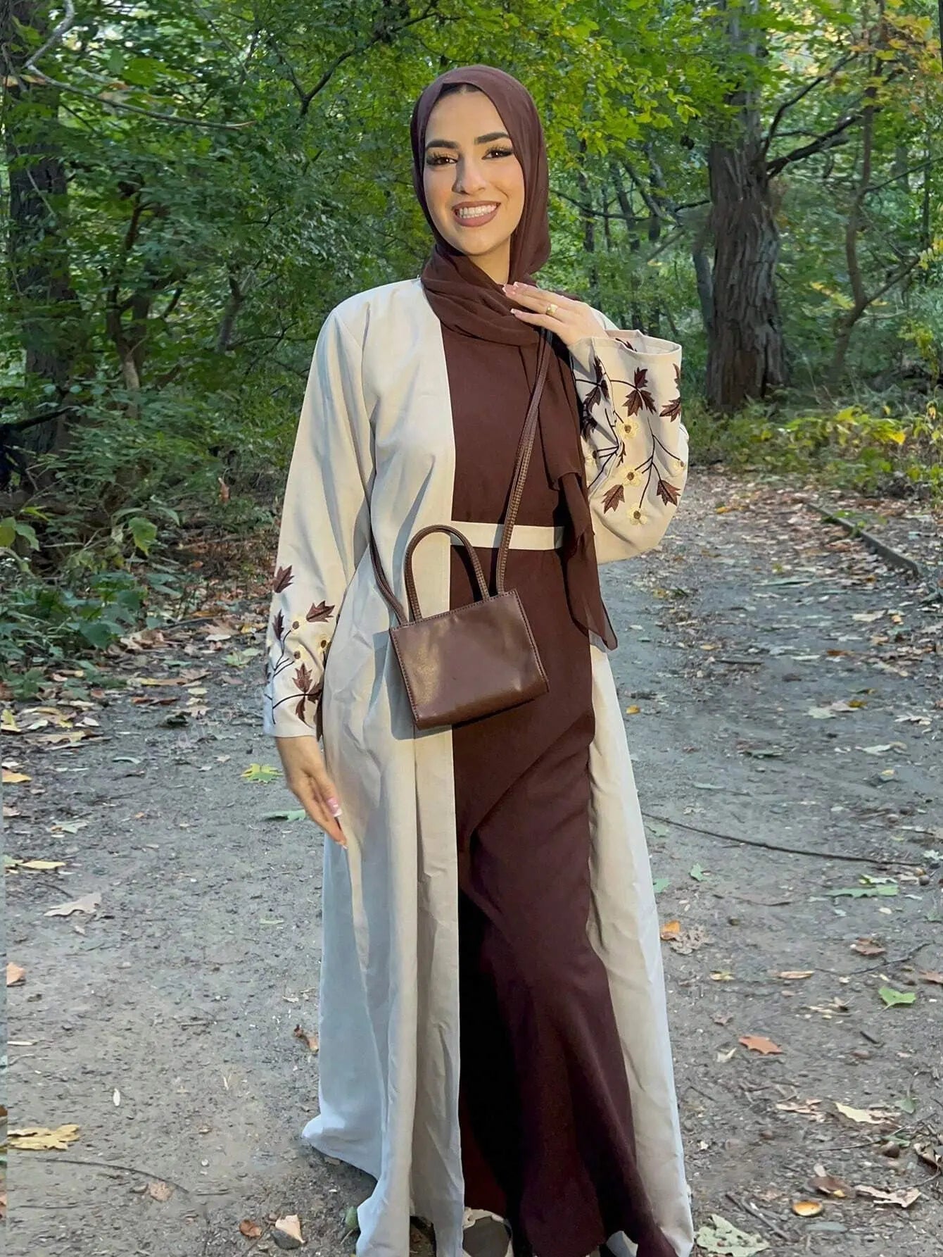 Muslim Women's Two Tone Islamic Abaya with Leaf - Embroidery on Sleeves Ideal for Nature Inspired Modest Fashion in Middle East