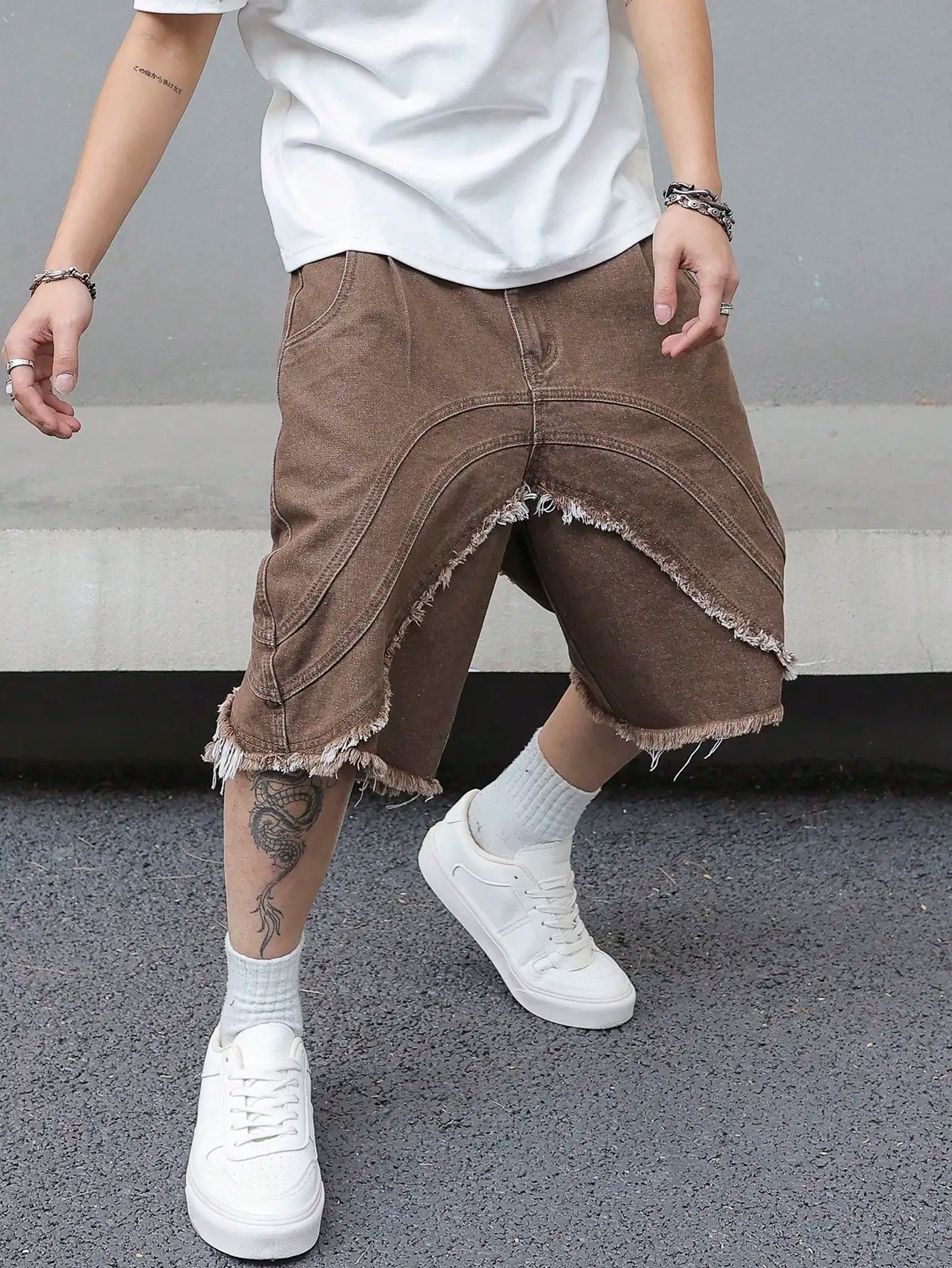 Men's summer brown denim shorts, featuring a fashionable, trendy, retro street style, loose fit, suitable for daily casual wear.