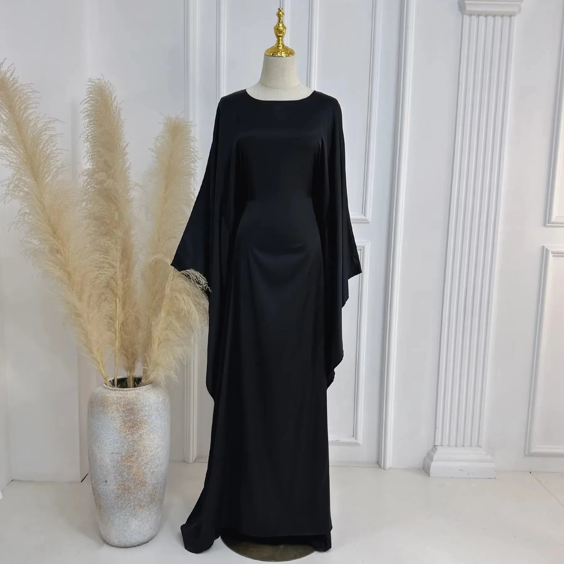 Comfortable Classic Abaya 2025 Islamic Clothing Satin Fabric Batwing Kaftan Women's Dresses Modest Abaya Women Muslim Dress
