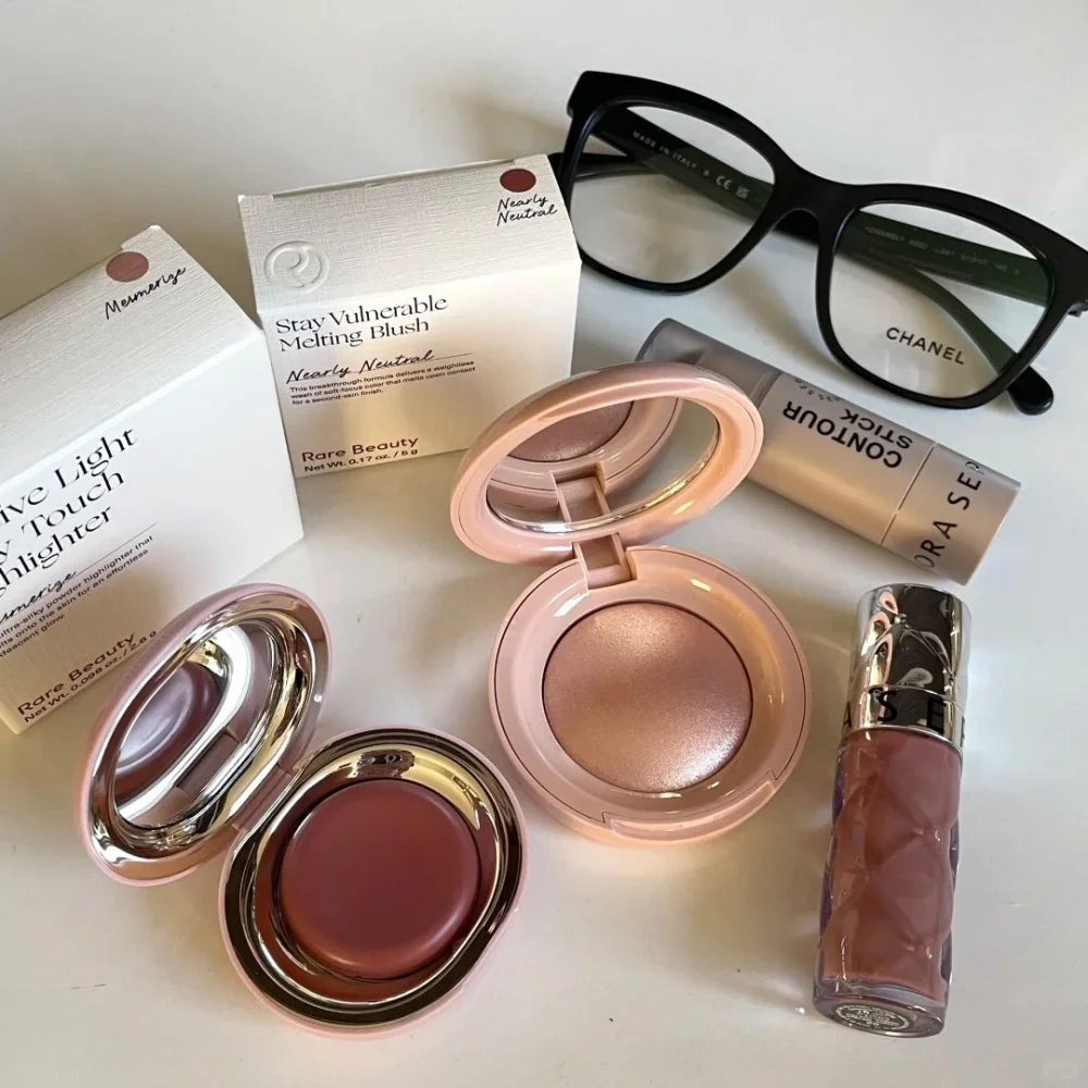 Rare Beauty Light Silky Touch Innovative Highlighter Transferproof Smudgeproof Water-resistant Long Lasting Natural-looking Glow