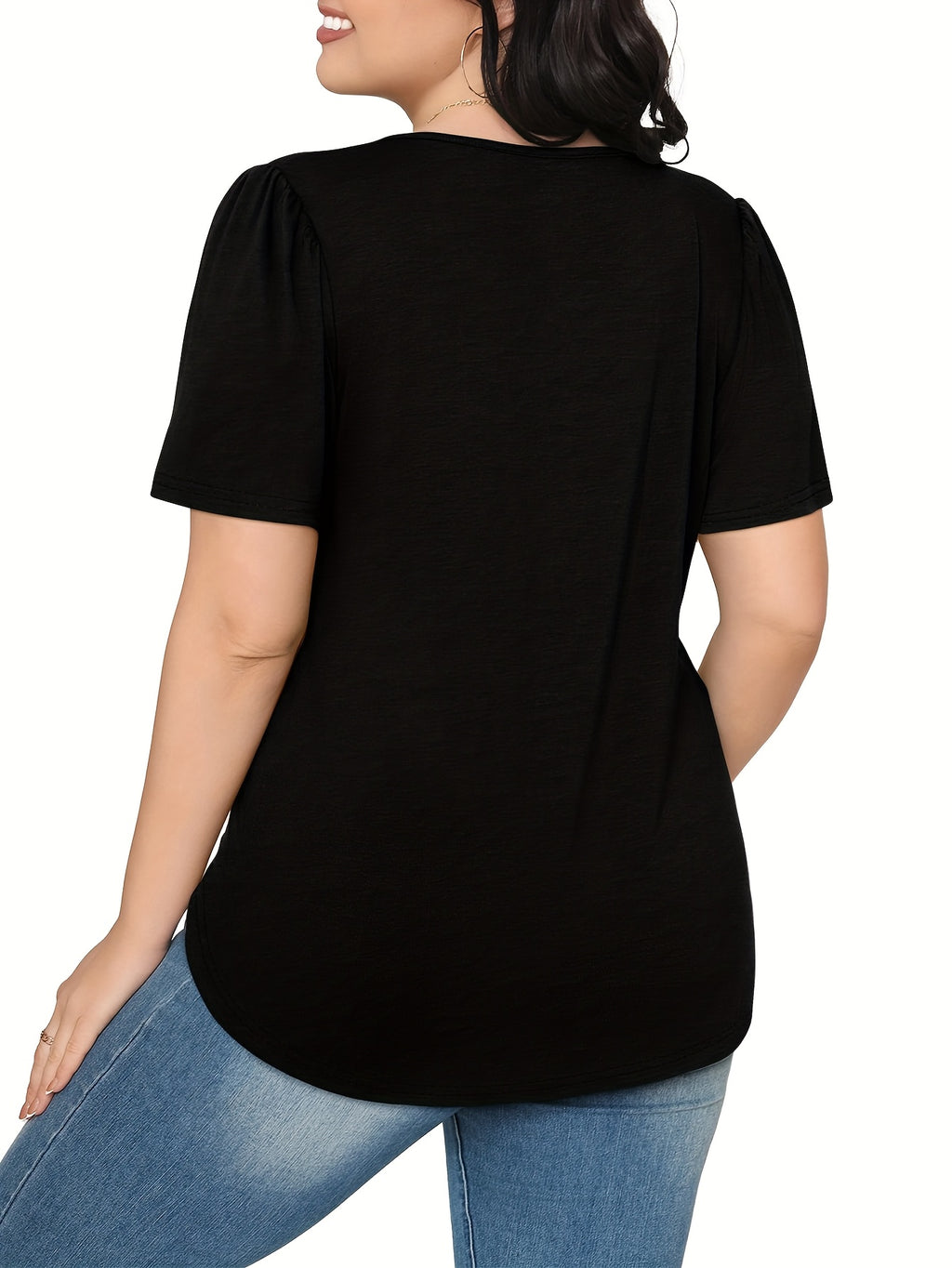 A Three-Piece Set of Women'S Elegant And Stylish Round-Neck Pleated Tops, Perfect for Casual Spring And Summer Wear, Featuring Comfortable And Breathable Short-Sleeve T-Shirts