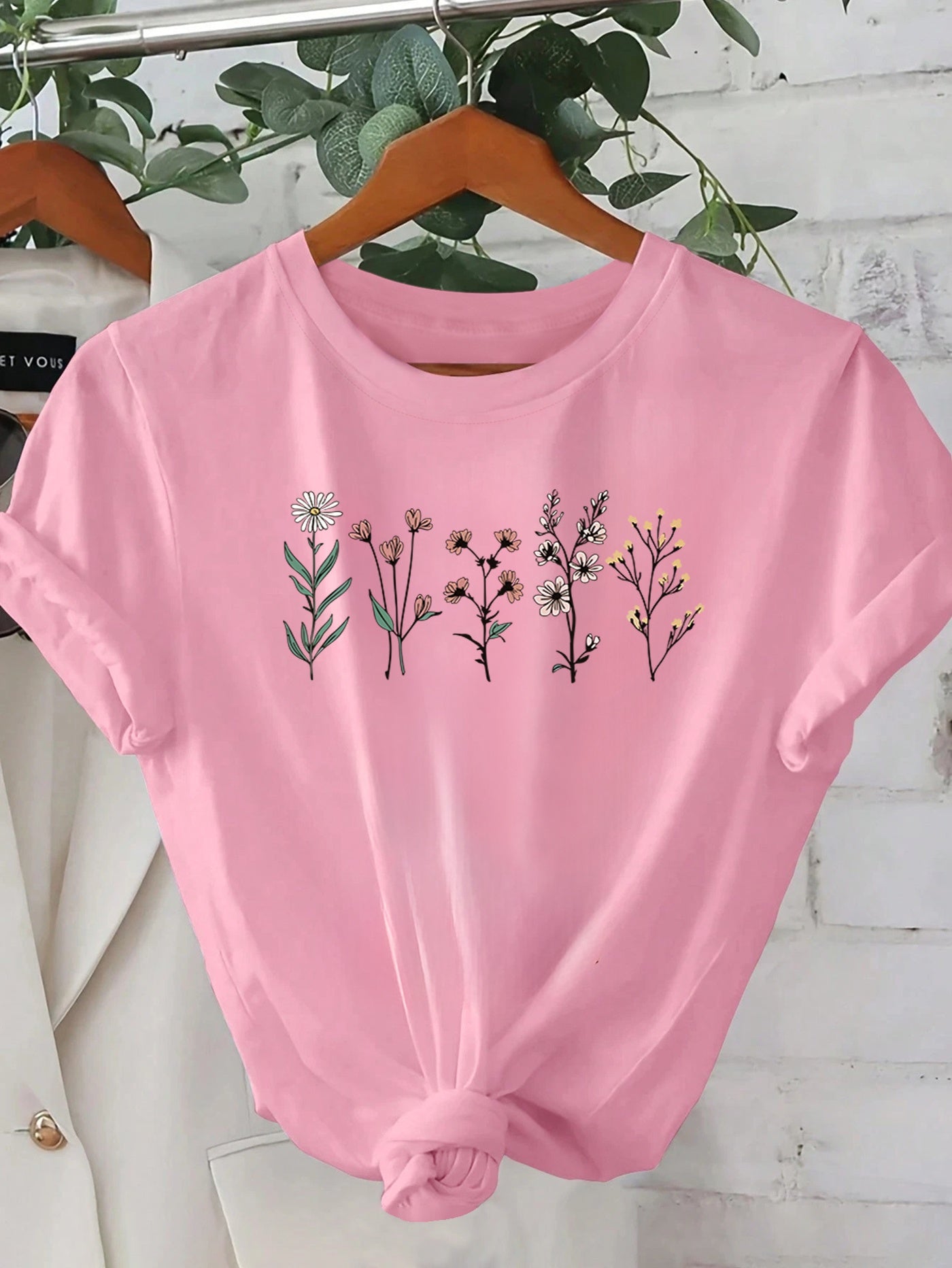 Women's Floral Print T-Shirt - Casual Short Sleeve Round Neck Summer Top, Machine Washable Lightweight Breathable Fabric for Vacation, Streetwear & Sports, Ladies T Shirts, Vacation Clothing, Trendy Graphic Tee, Comfortable F